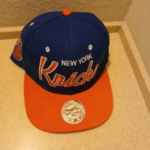 New York Knicks Mitchell & Ness Snapback Hat.